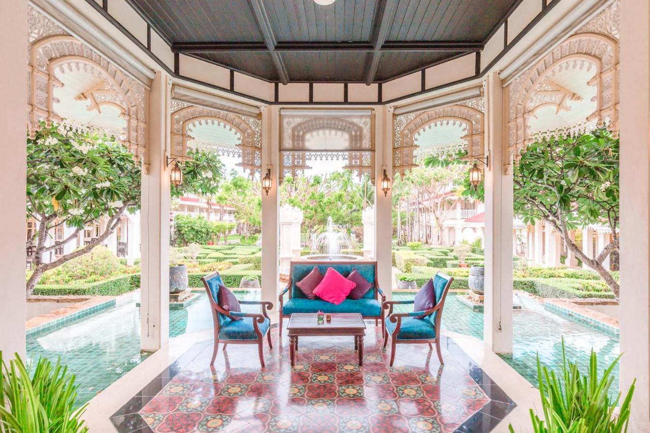 Wora Bura Hua Hin Resort&Spa - SHA Extra Plus Exterior foto The Royal Pool