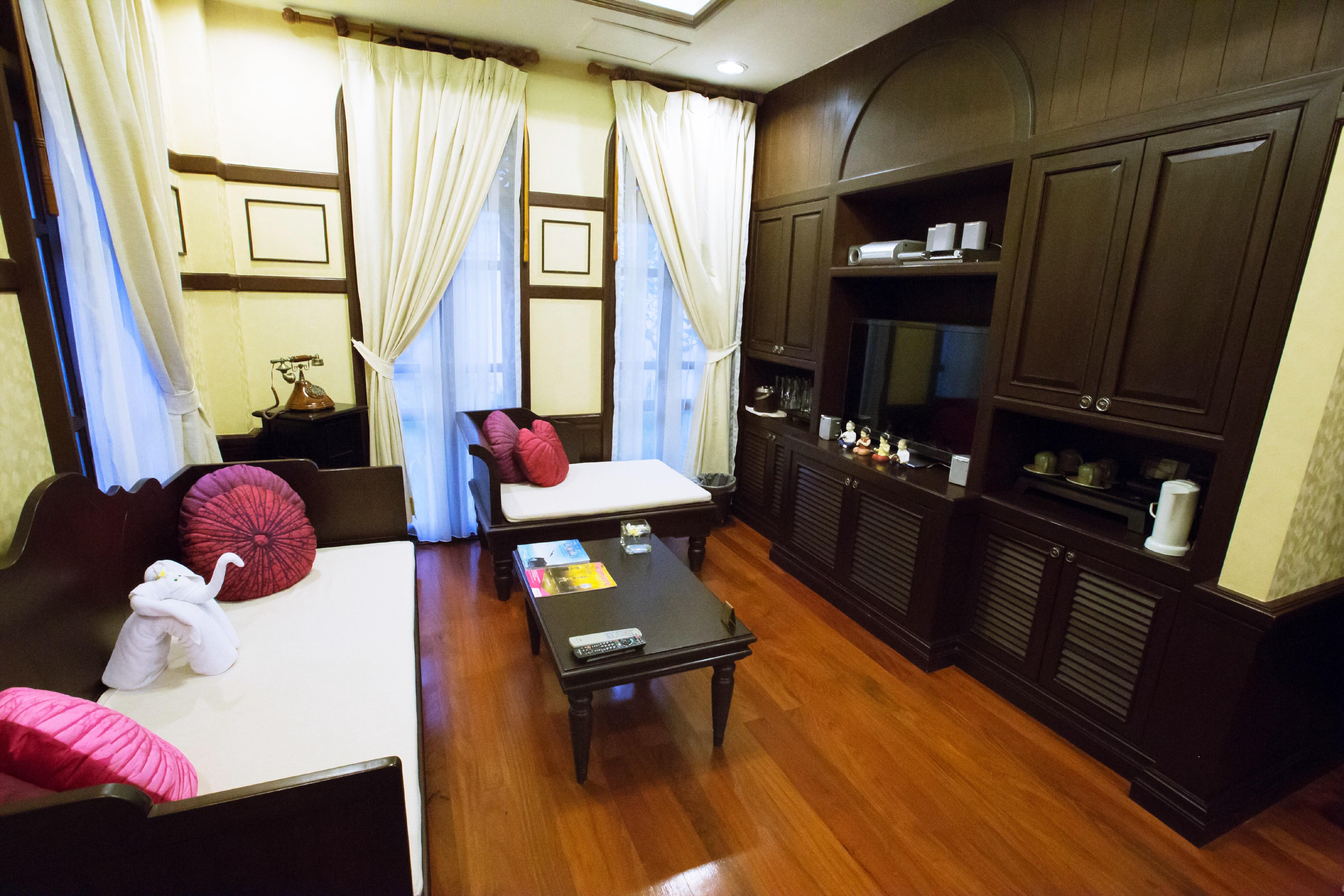 Wora Bura Hua Hin Resort&Spa - SHA Extra Plus Exterior foto A room at the hotel