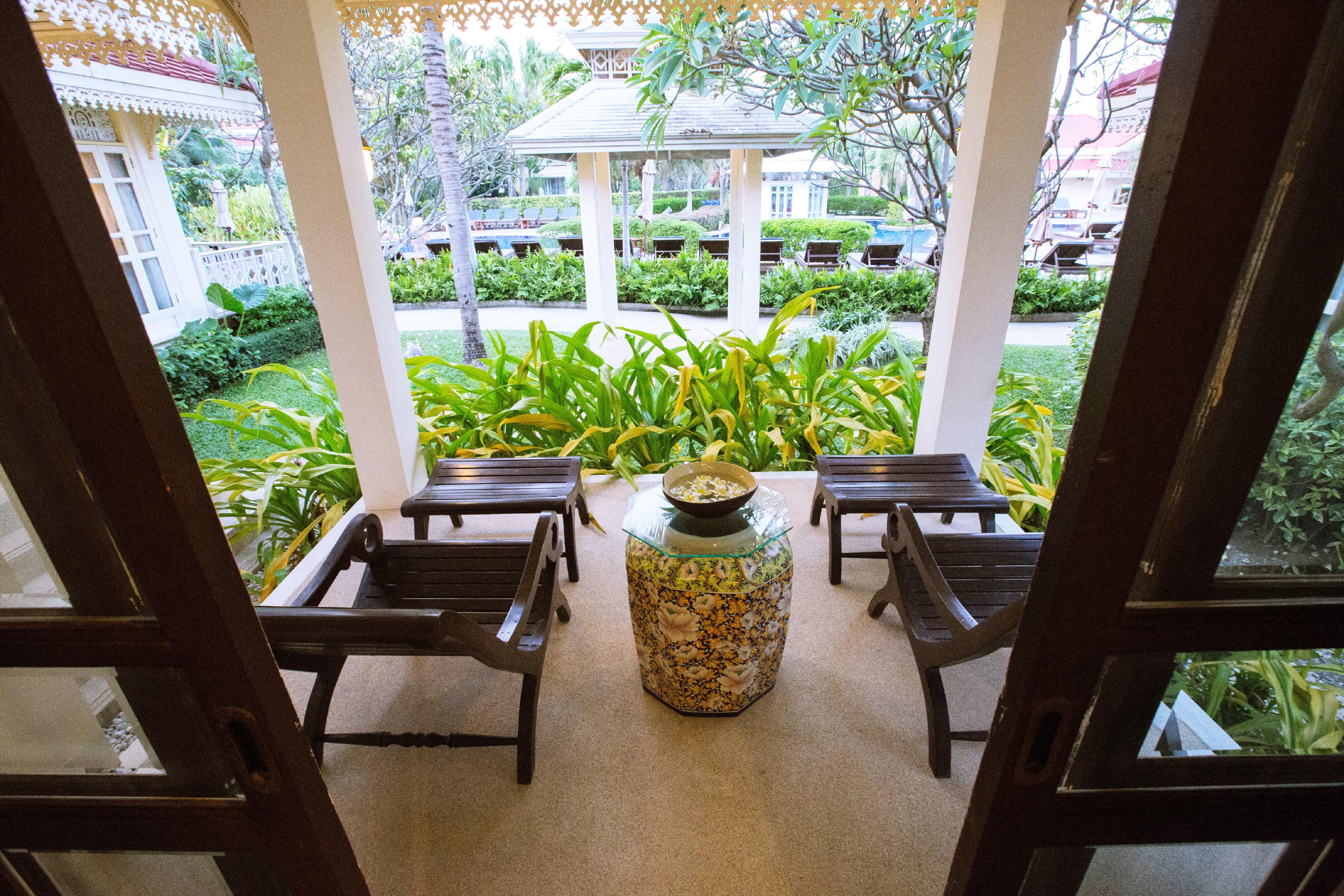 Wora Bura Hua Hin Resort&Spa - SHA Extra Plus Exterior foto The interior of the hotel