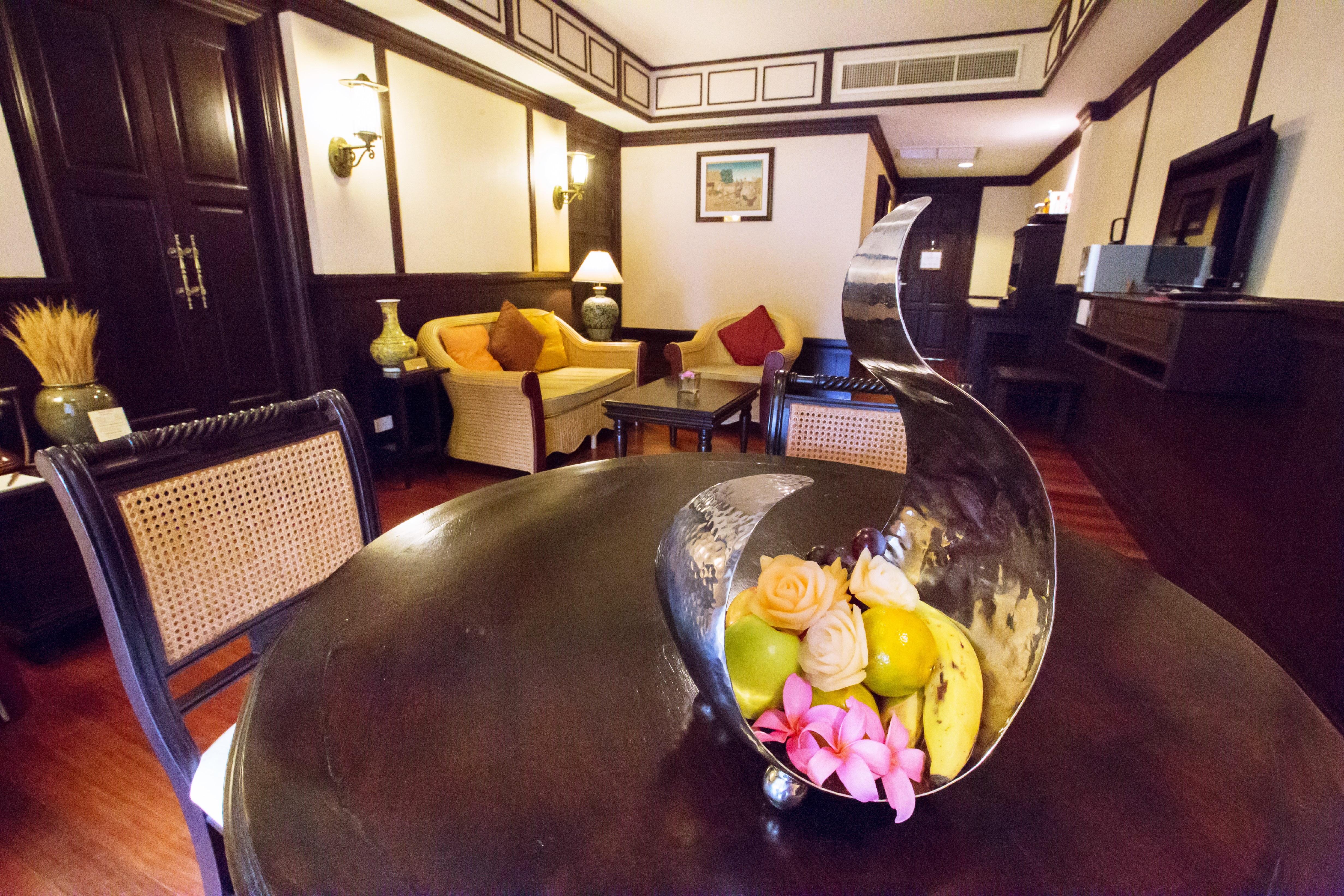 Wora Bura Hua Hin Resort&Spa - SHA Extra Plus Exterior foto A suite at the hotel