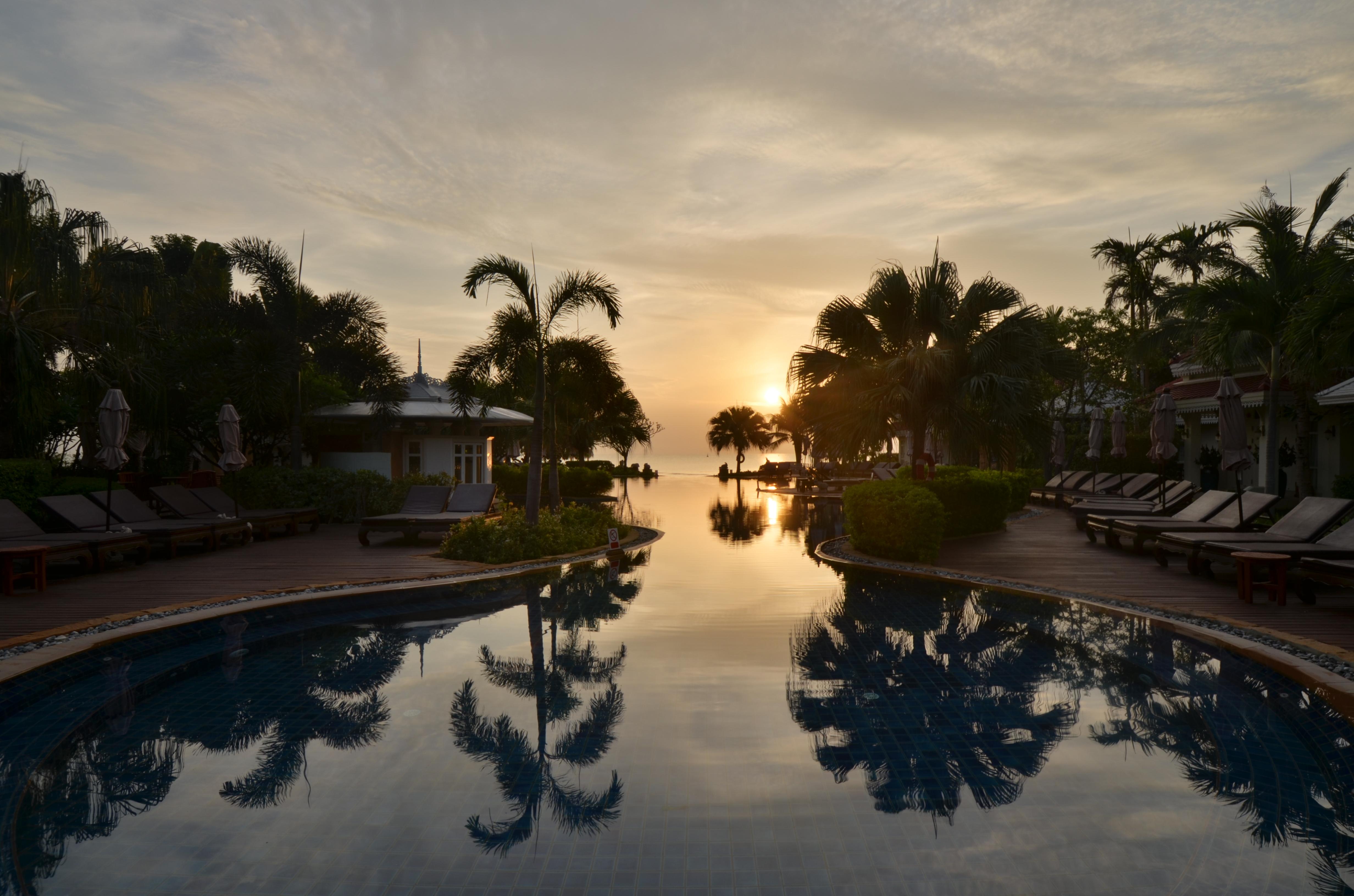 Wora Bura Hua Hin Resort&Spa - SHA Extra Plus Exterior foto Sunrise at the resort