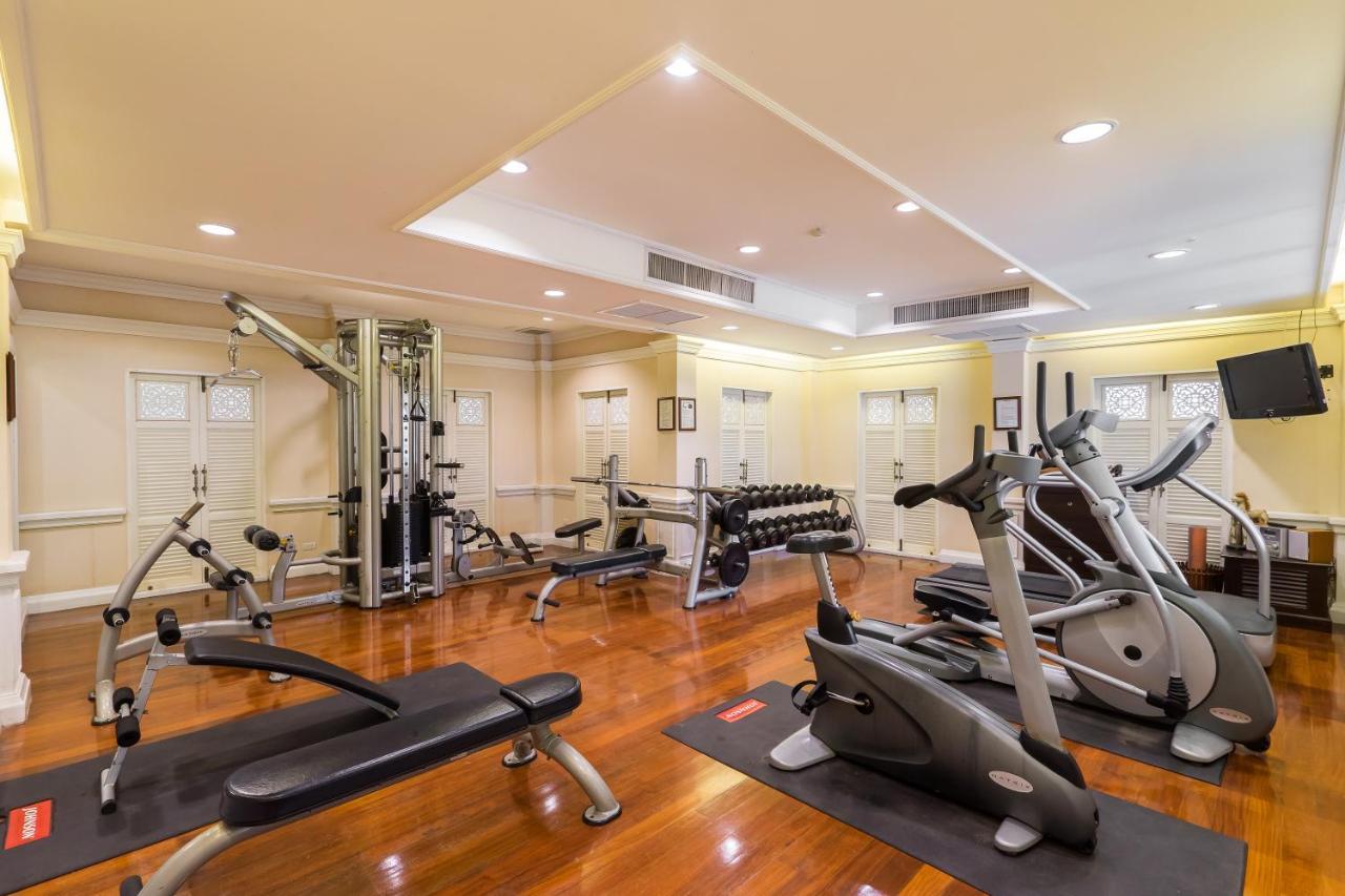 Wora Bura Hua Hin Resort&Spa - SHA Extra Plus Exterior foto The gym at the hotel