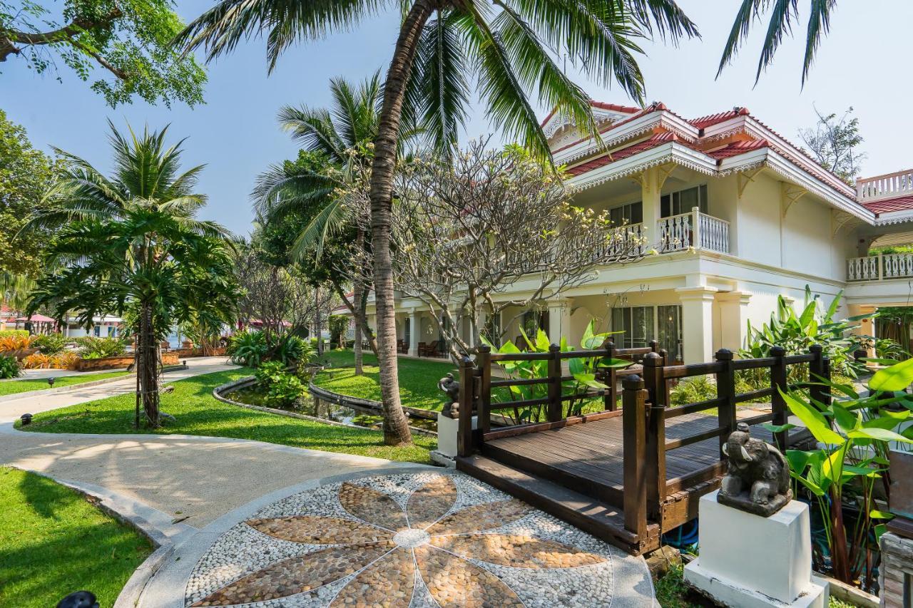Wora Bura Hua Hin Resort&Spa - SHA Extra Plus Exterior foto The Royal Paradise Hotel and Spa