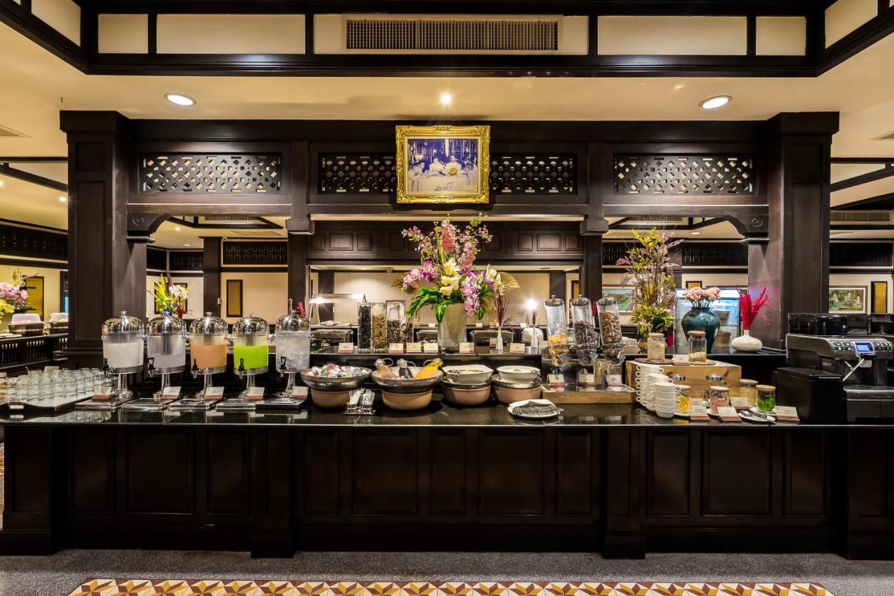 Wora Bura Hua Hin Resort&Spa - SHA Extra Plus Exterior foto The interior of the restaurant