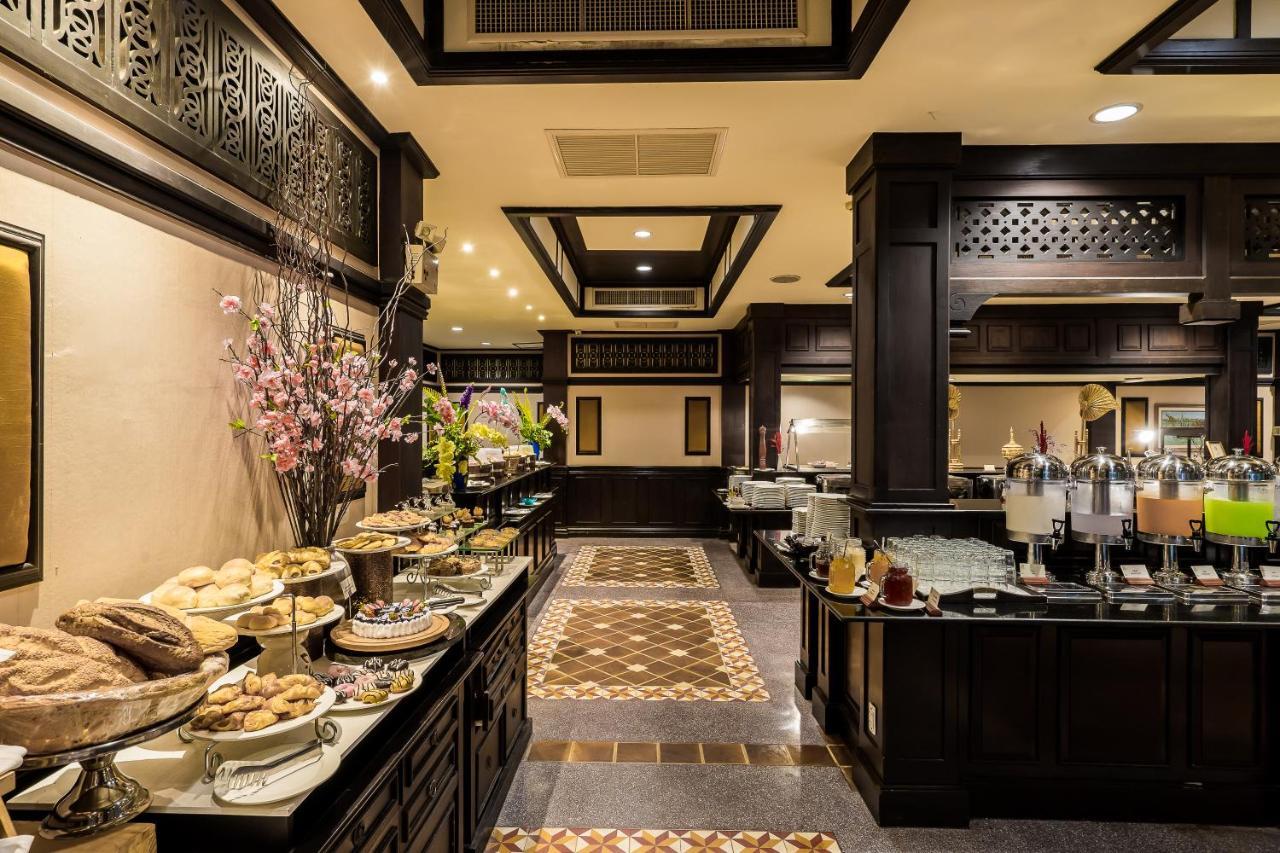 Wora Bura Hua Hin Resort&Spa - SHA Extra Plus Exterior foto The interior of the restaurant